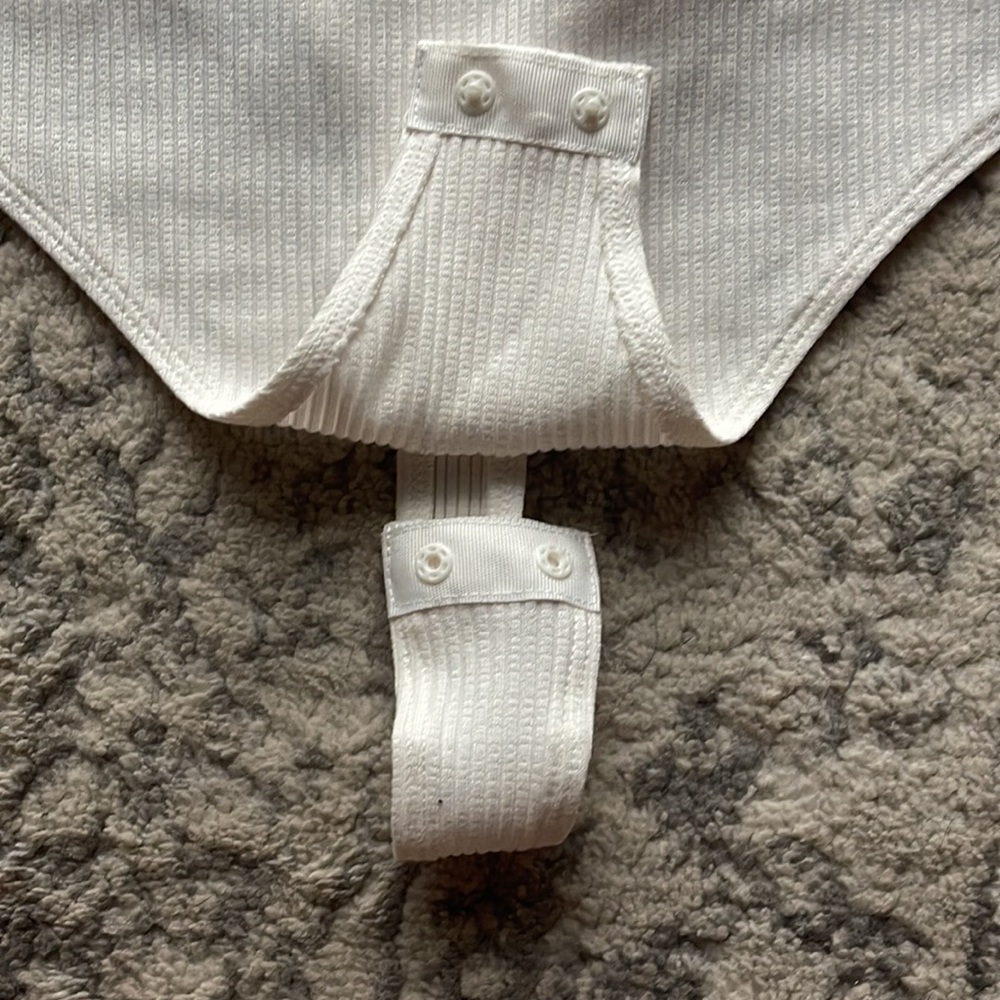 NWT H & M white scoop neck bodysuit tank - Picture 6 of 7